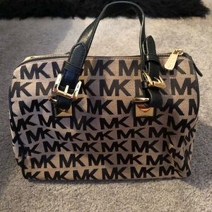 Black Micheal kors Grayson satchel